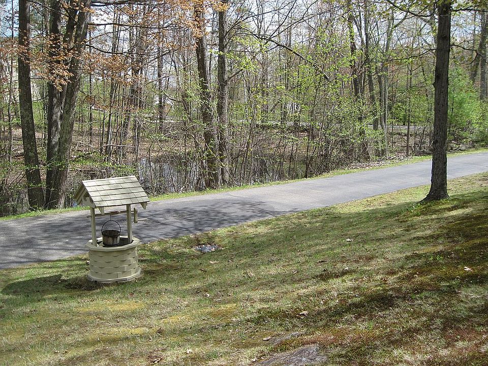 2nd image of 44 Hare Rd