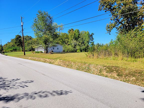 4th image of 8411 Sanders Rd