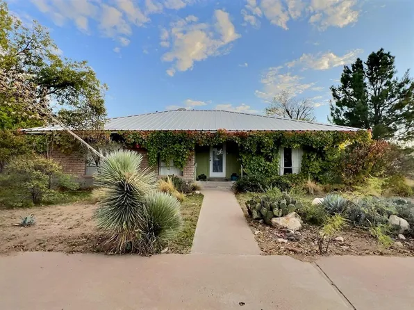 703 W 4th St, Marfa, TX 79843