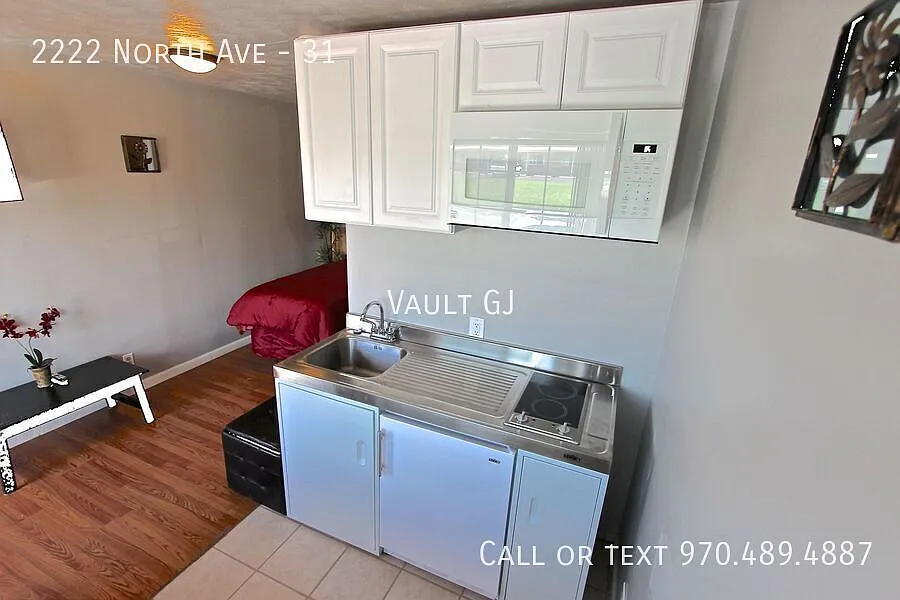All utilities included Garden Style Studio apartment w/ Summit Kitchenette — Photo 3