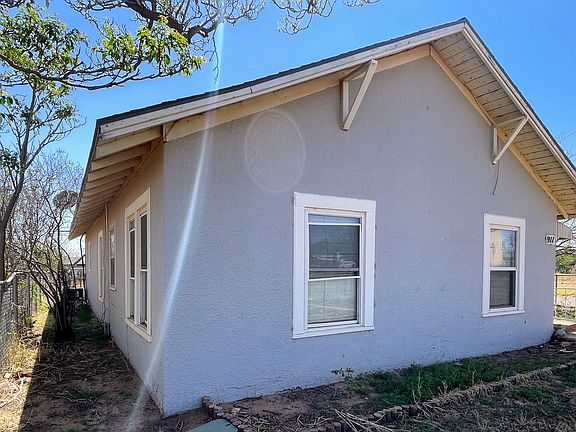 2nd image of 911 S 4th St