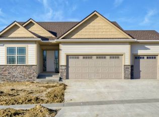 2375 SE Florence Dr, Waukee, IA 50263