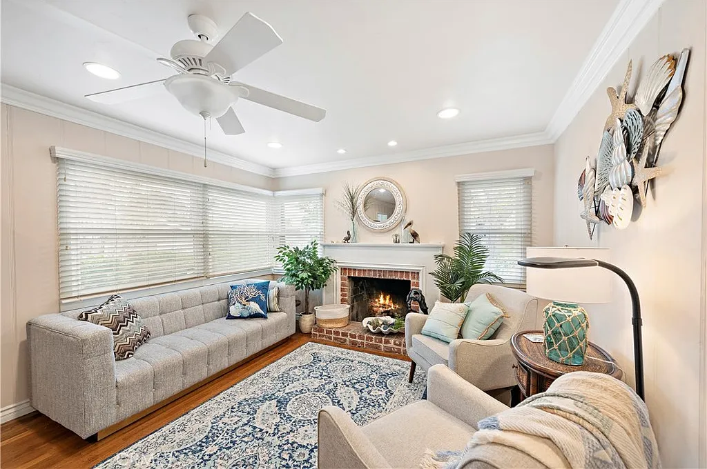 2 bed, 2.0 bath, 1358 sqft, $9,000 — Photo 4