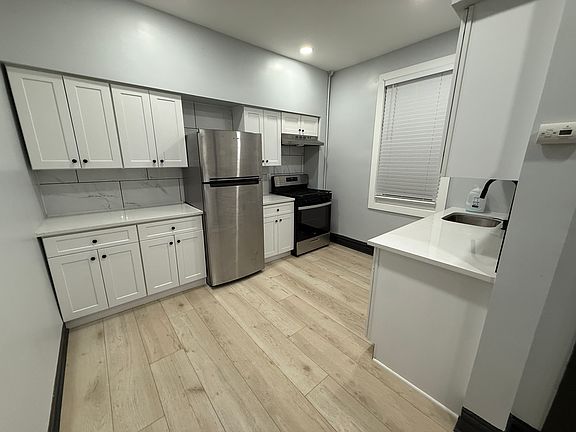 3rd image of 58 62nd St APT A