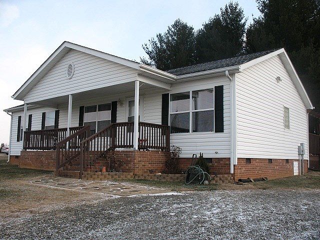 1st image of 172 Hawk Landing Dr