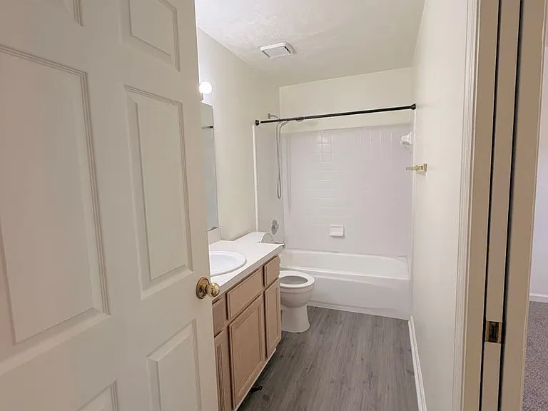 4414 Stratfordshire Ct — Photo 29