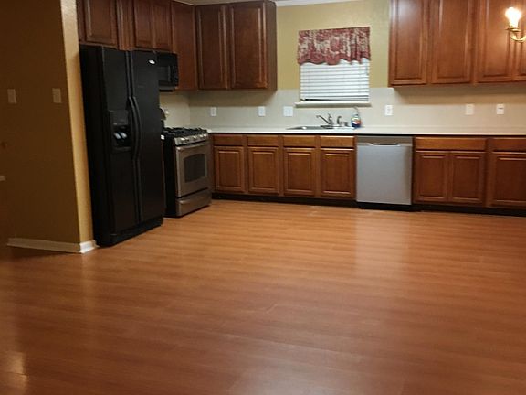 2nd image of 3826 Clobourne Crossing Ln