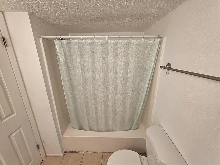 139 Oyster Bay Cir #220 — Photo 18