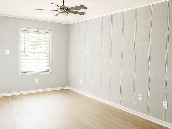 3rd image of 1711 Birchwood Dr SE #B