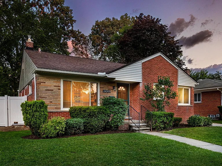24300 Geneva Ave — Photo 40