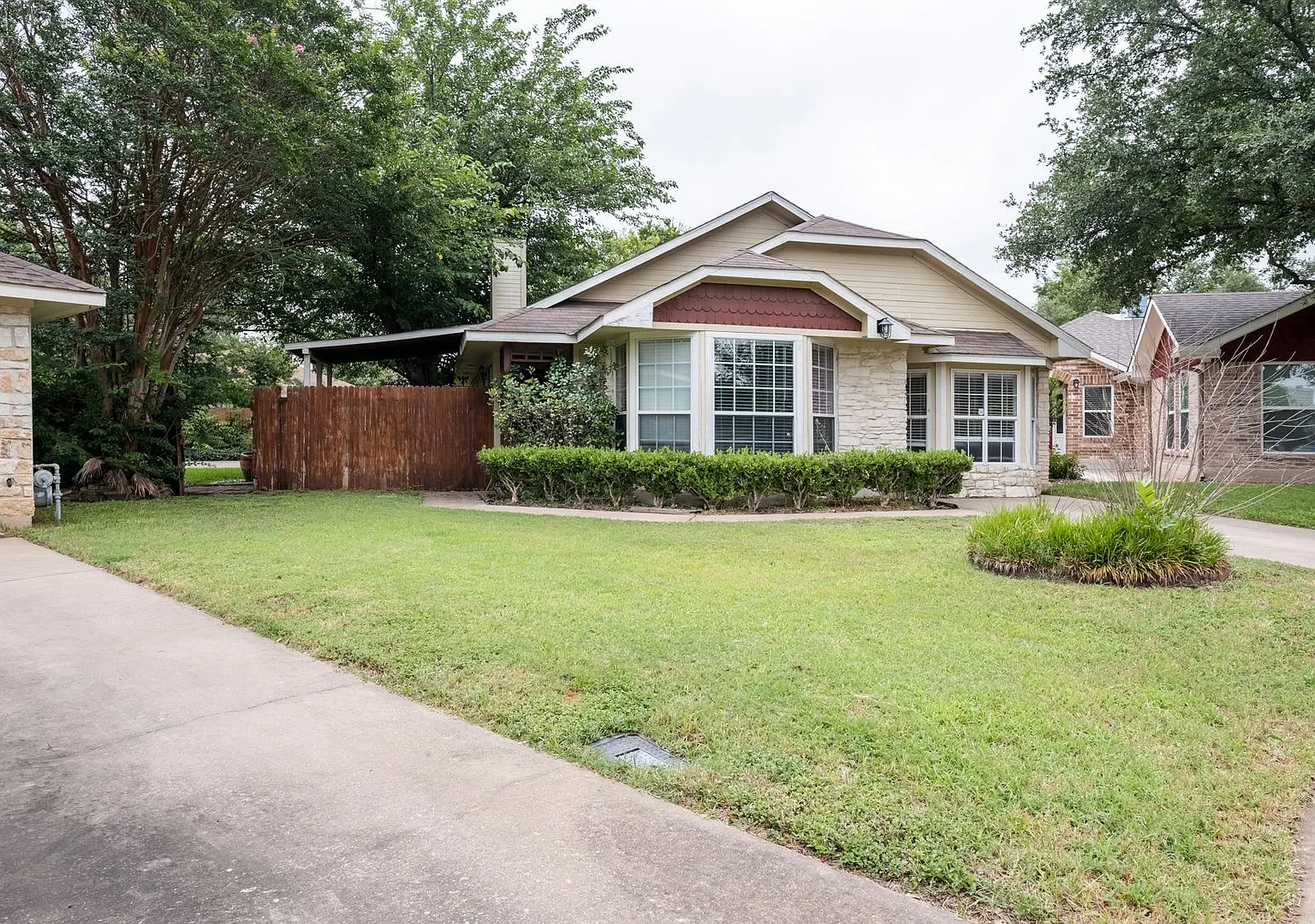 4 Bedroom, 2 Bath Home w/ Converted Garage in North Austin — Photo 1