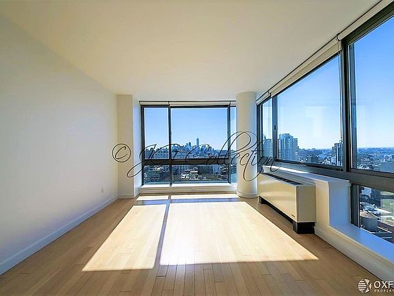 4th image of 9 W 31st St Penthouse 1C