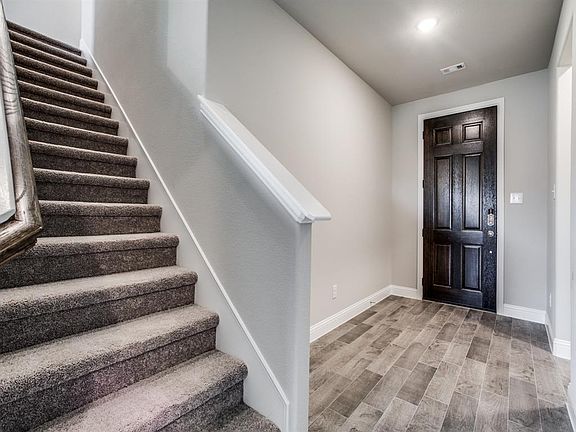 4th image of 409 Tommie Lillian Ln