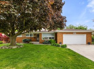 1670 Campbell Ave, Windsor, ON N9B 2K6