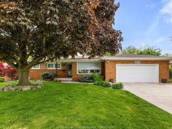 1670 Campbell Ave, Windsor, ON N9B 2K6