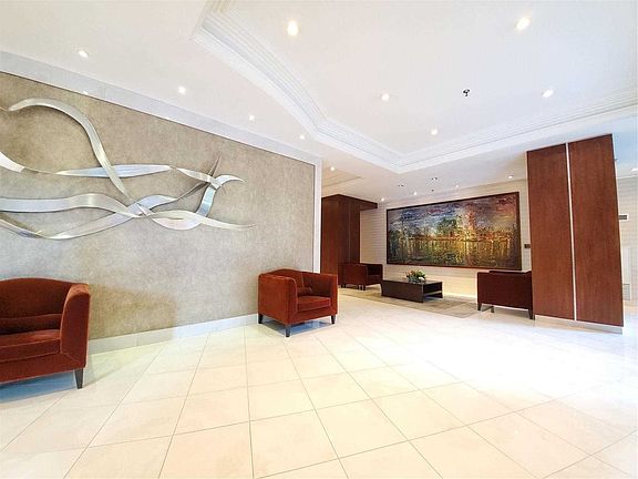 4th image of 300 Bloor St E #810