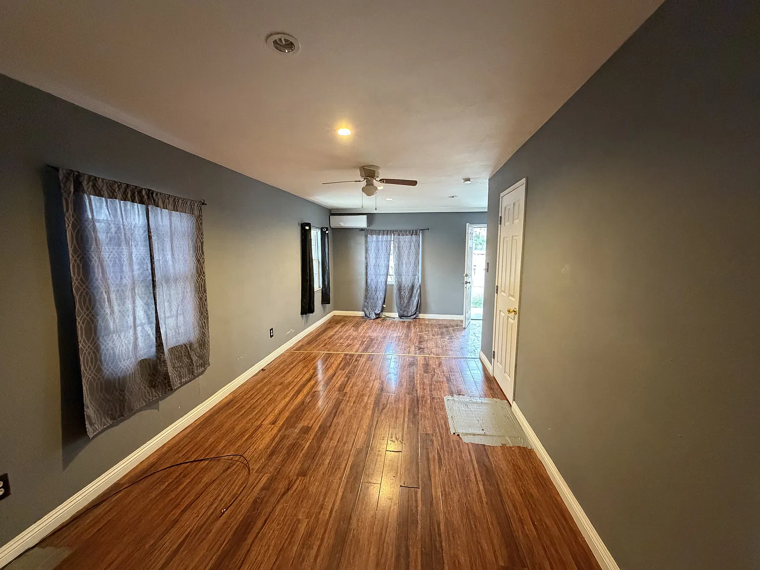 3 bed, 820 sqft, $1,700 — Photo 1