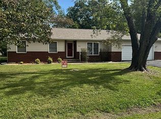 801 Washington Ave, Altamont, KS 67330