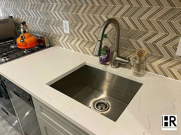 4th image of 221 Wadsworth Ave #5G