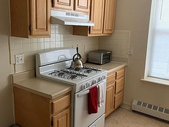 4th image of 1521 Watson Ave Unit 3G
