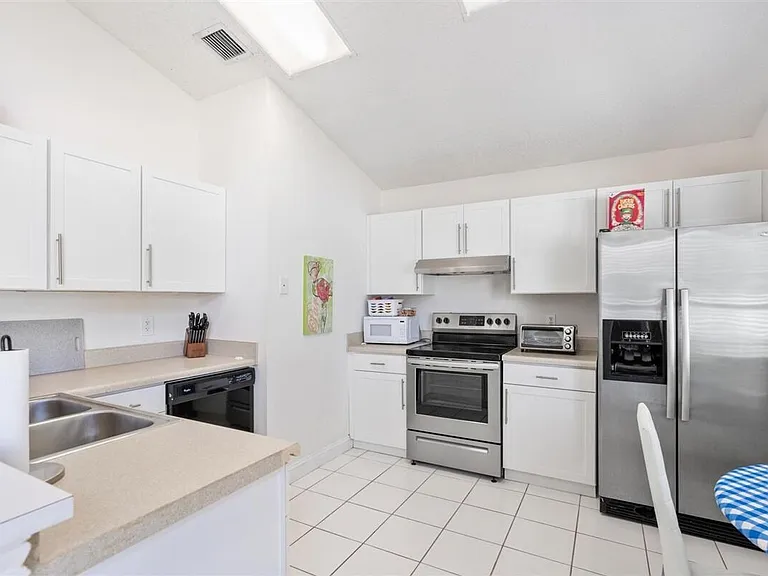 2606 Bedford Mews Dr — Photo 8