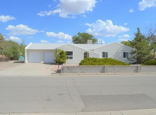 404 Oreja De Oro Dr SE, Rio Rancho, NM 87124