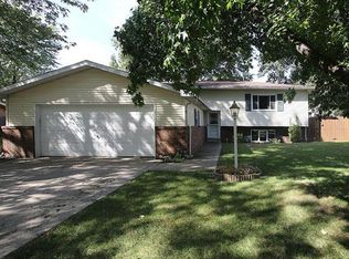 35 Sundew Ln, Highland, IL 62249