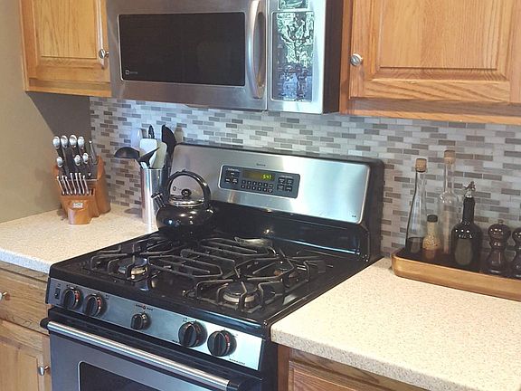 Gas Range and Built in Microwave