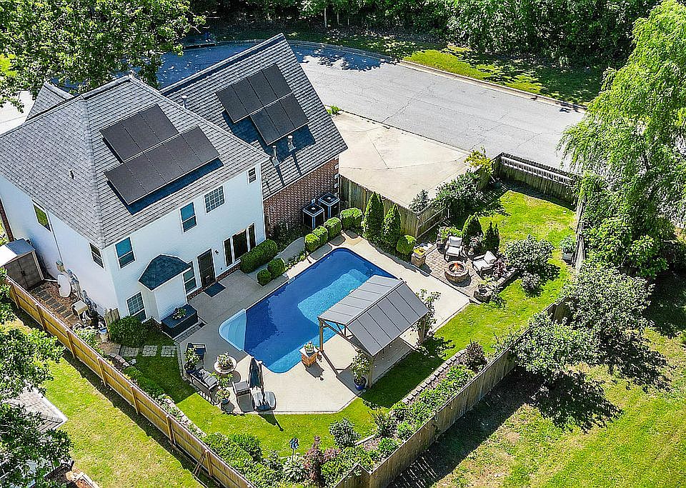 1st image of 2901 Northaven Dr