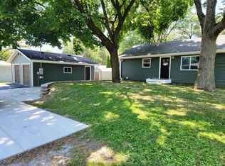 109 Lakeview Ave, Edgerton, WI 53534