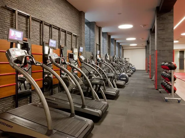 50 Riverside Boulevard image 12 of 28