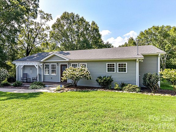 5th image of 2550 Echerd St