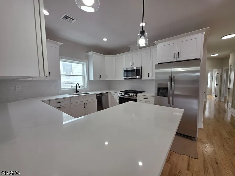 747 Rahway Ave #2