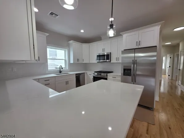 747 Rahway Ave Floor 2, Elizabeth, NJ 07202