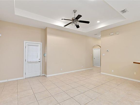 2nd image of 3829 Frontier Dr