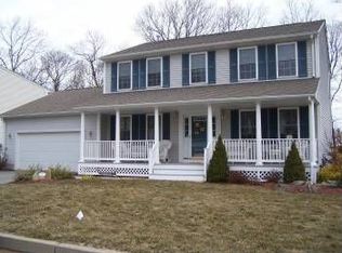 47 Gilcrest Dr, West Warwick, RI 02893