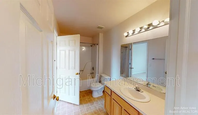 3107 Promenade Cir — Photo 8