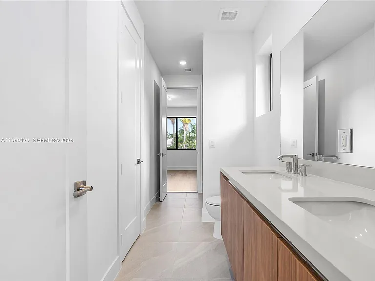 19701 NE 16th Pl — Photo 57