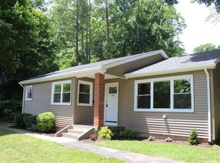 33 Arthur St, Holyoke, MA 01040