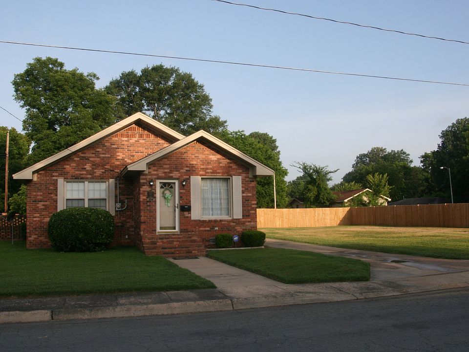 1st image of 808 S Kentucky St