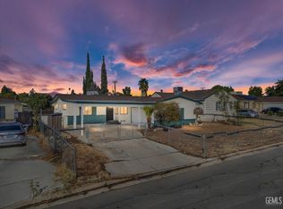 920 Stanford Ct, Bakersfield, CA 93305