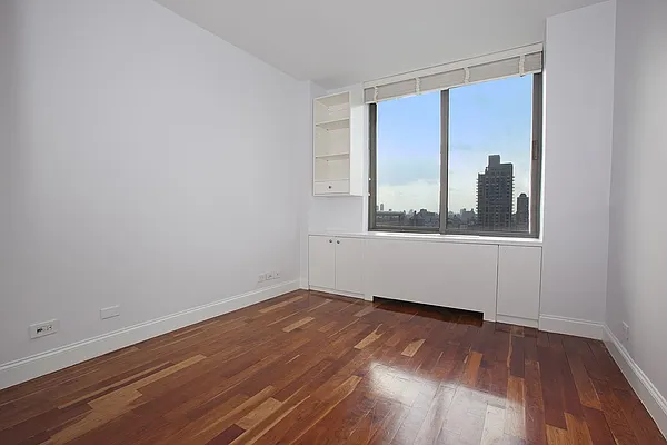 Rented by Corcoran | media 28