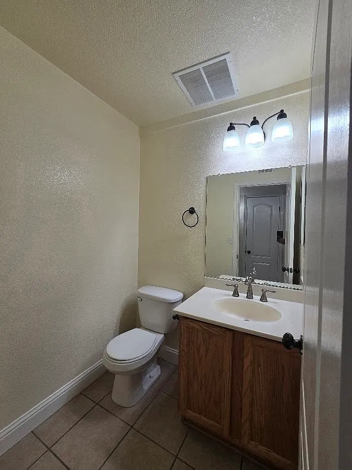 2 bed, 1.5 bath, $1,525 — Photo 2