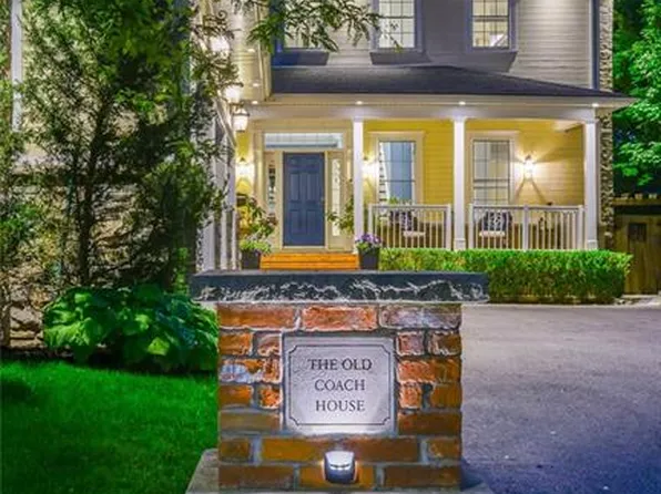 8 Woodward Ave, Hamilton, ON L9H 4J5