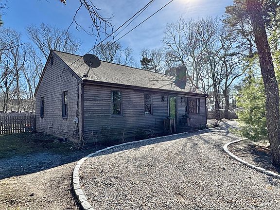 3rd image of 300 Brackett Road