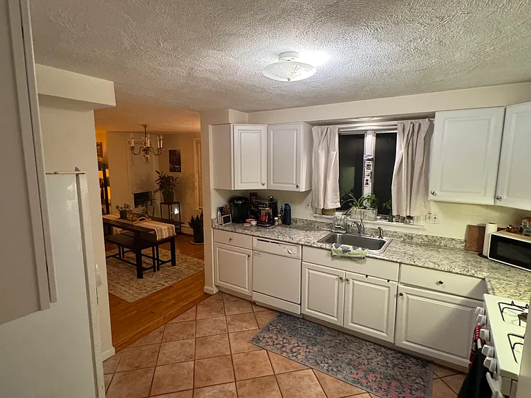 20 Gibbon St #1 — Photo 6