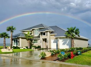 208 Reserve Ln, Rockport, TX 78382