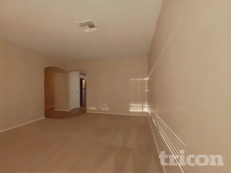11934 N Olive St — Photo 3