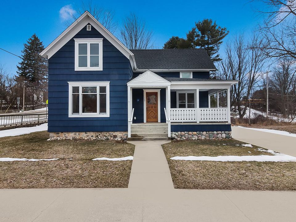 1st image of 120 Waukazoo St