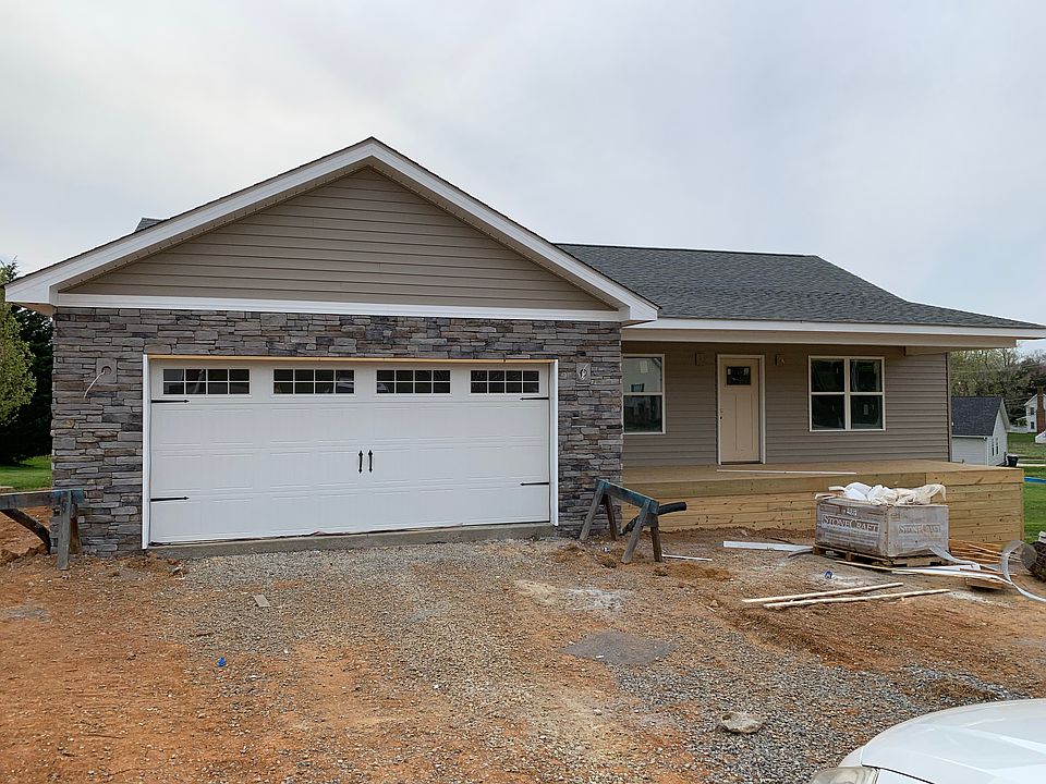 1st image of 204 Wellington Dr